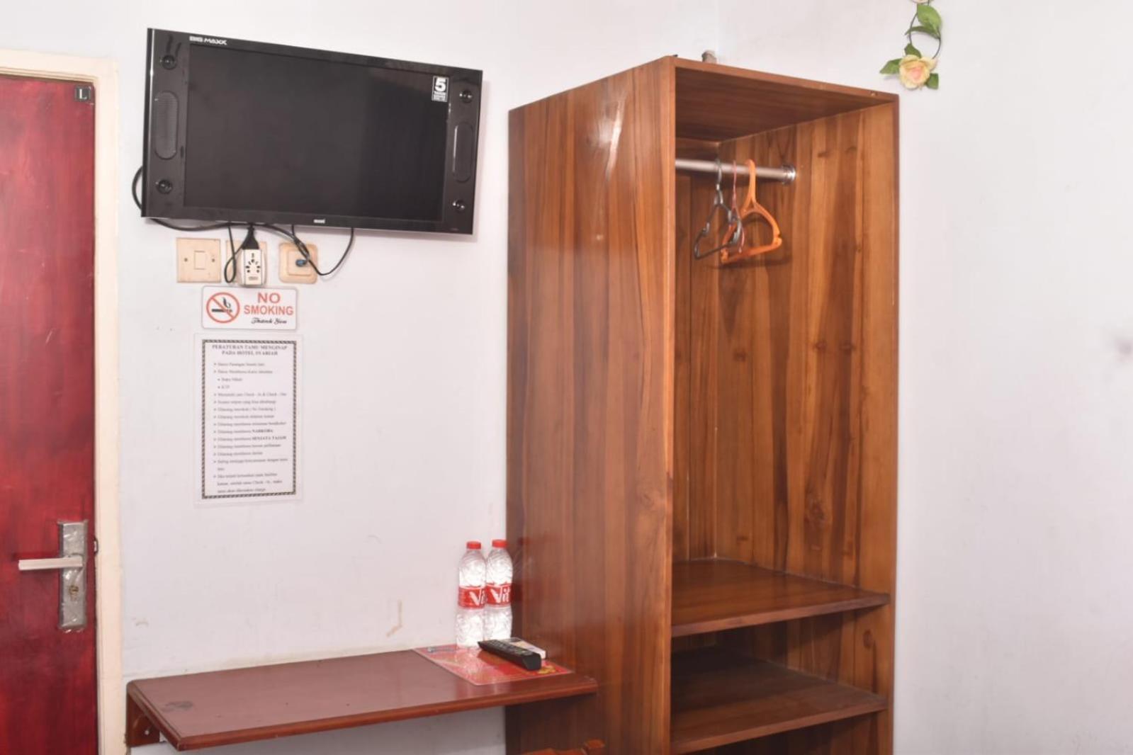 Velodrome Family House Syariah Hotel Ngadipuro Kültér fotó
